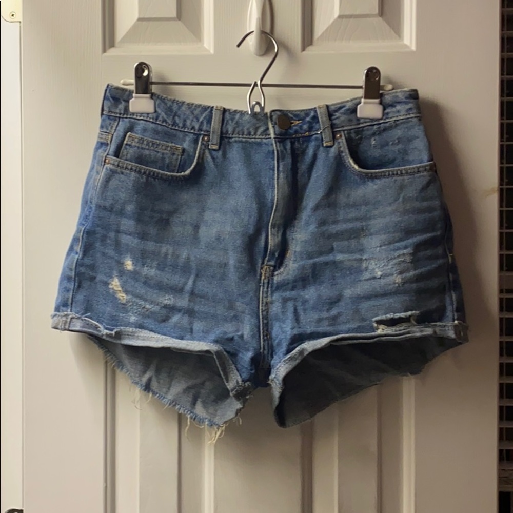 Distressed Jean shorts!